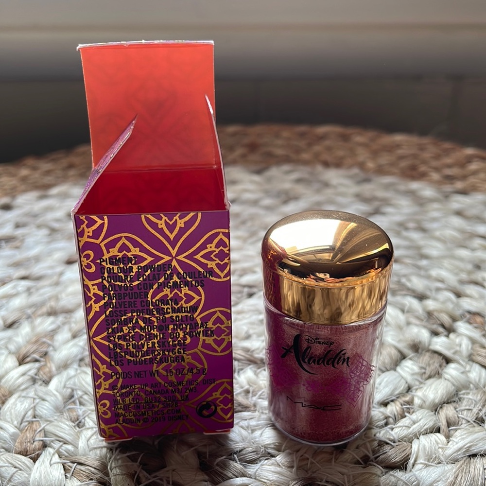 🎉HOST PICK🎉 MAC 🧞‍♂️ Aladdin Limited Edition Rose Pigment - Picture 2 of 2